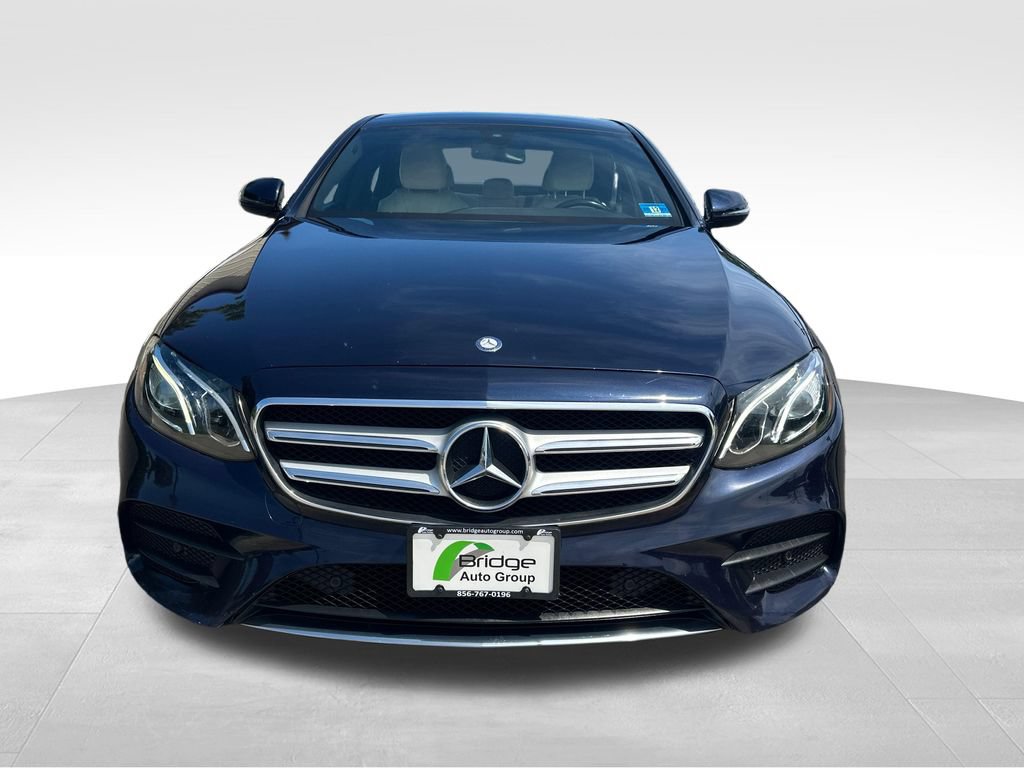 Used 2017 Mercedes-Benz E 300 4MATIC image 2