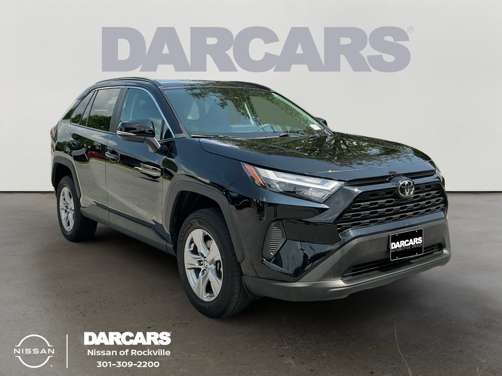 Used 2025 Toyota RAV4 XLE AWD/4WD image 1