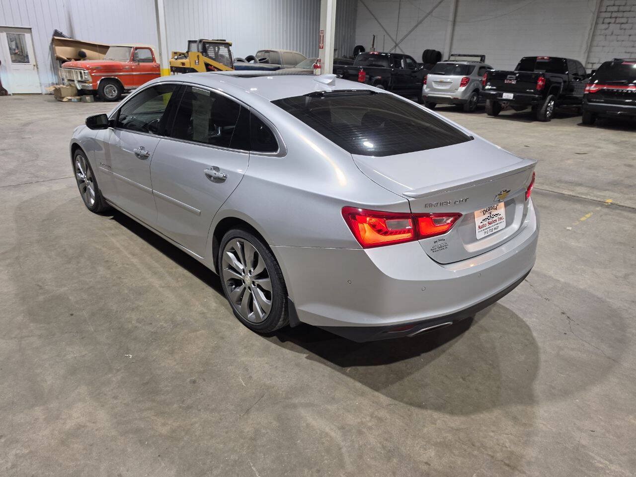 Used 2017 Chevrolet Malibu Premier w/ Premier Sun and Wheel Package FWD image 8
