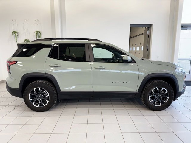 Used 2025 Chevrolet Equinox ACTIV image 36
