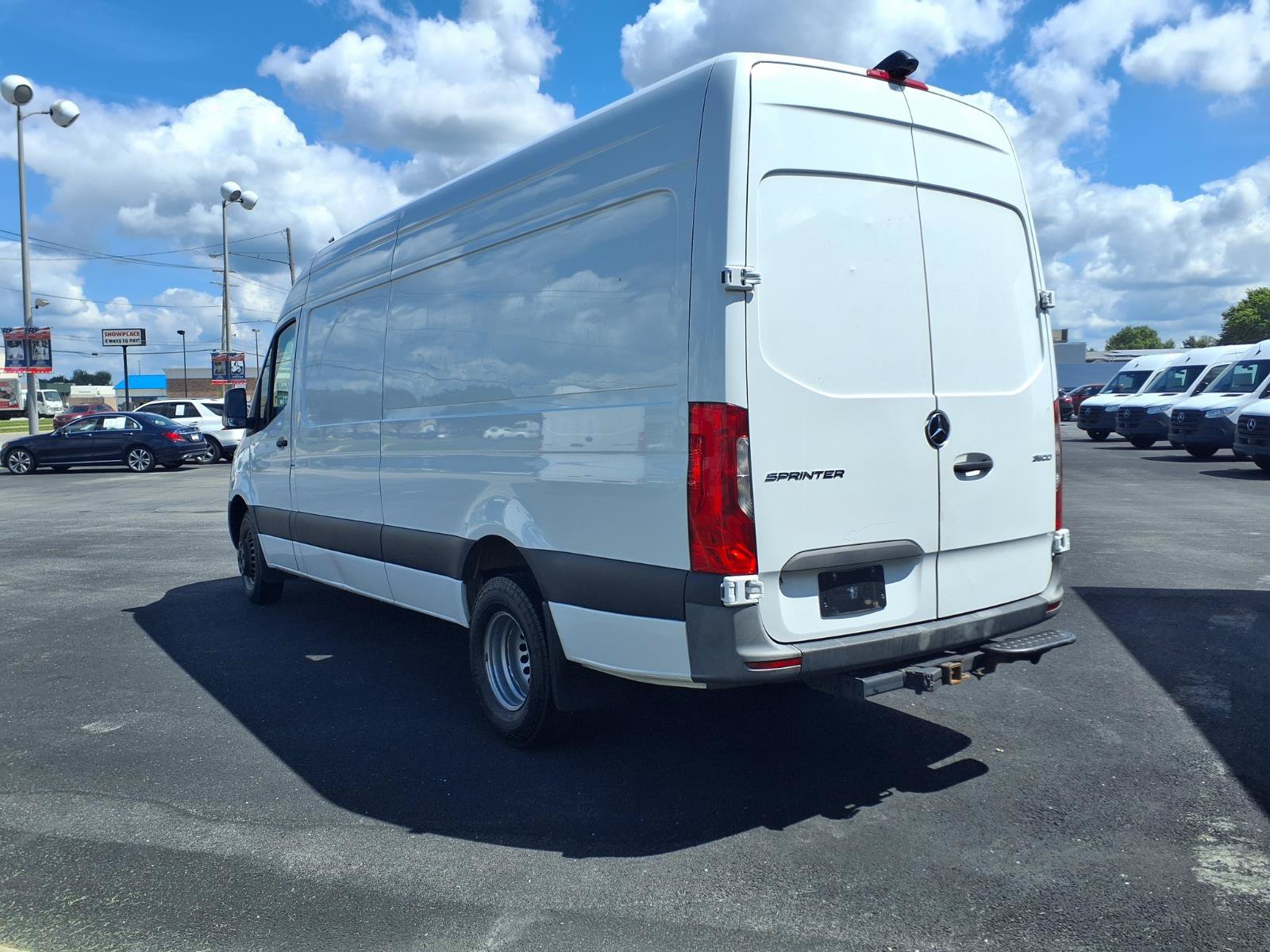 Used 2022 Mercedes-Benz Sprinter 3500 image 9
