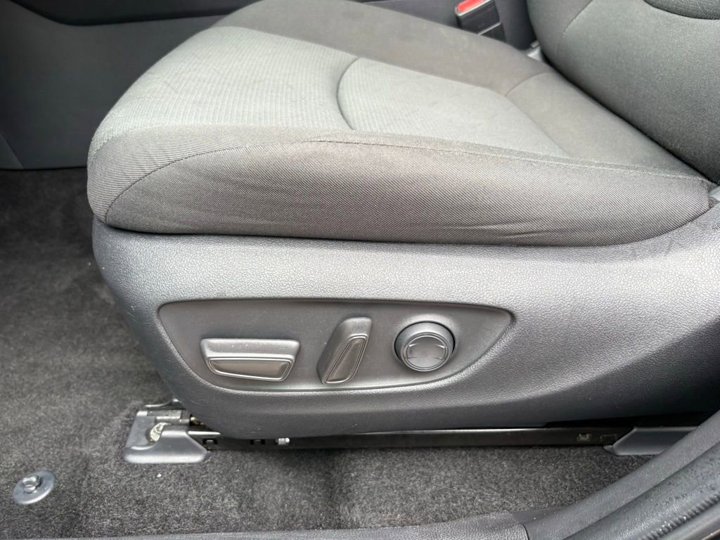 Used 2024 Toyota RAV4 XLE image 30