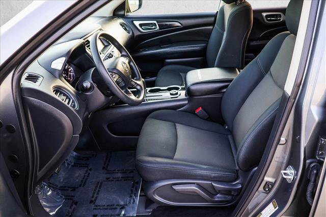 Used 2018 Nissan Pathfinder S image 11