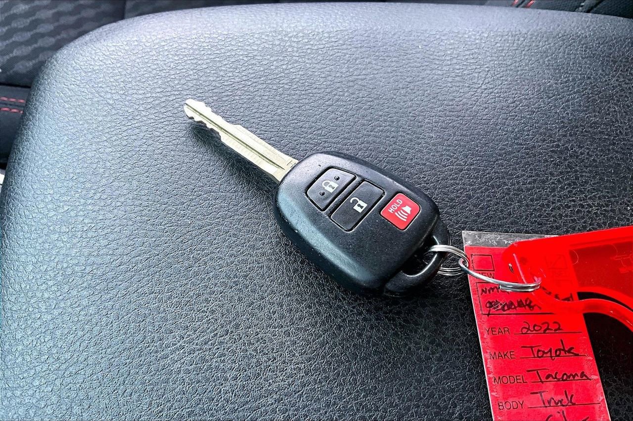 Used 2022 Toyota Tacoma SR5 image 36