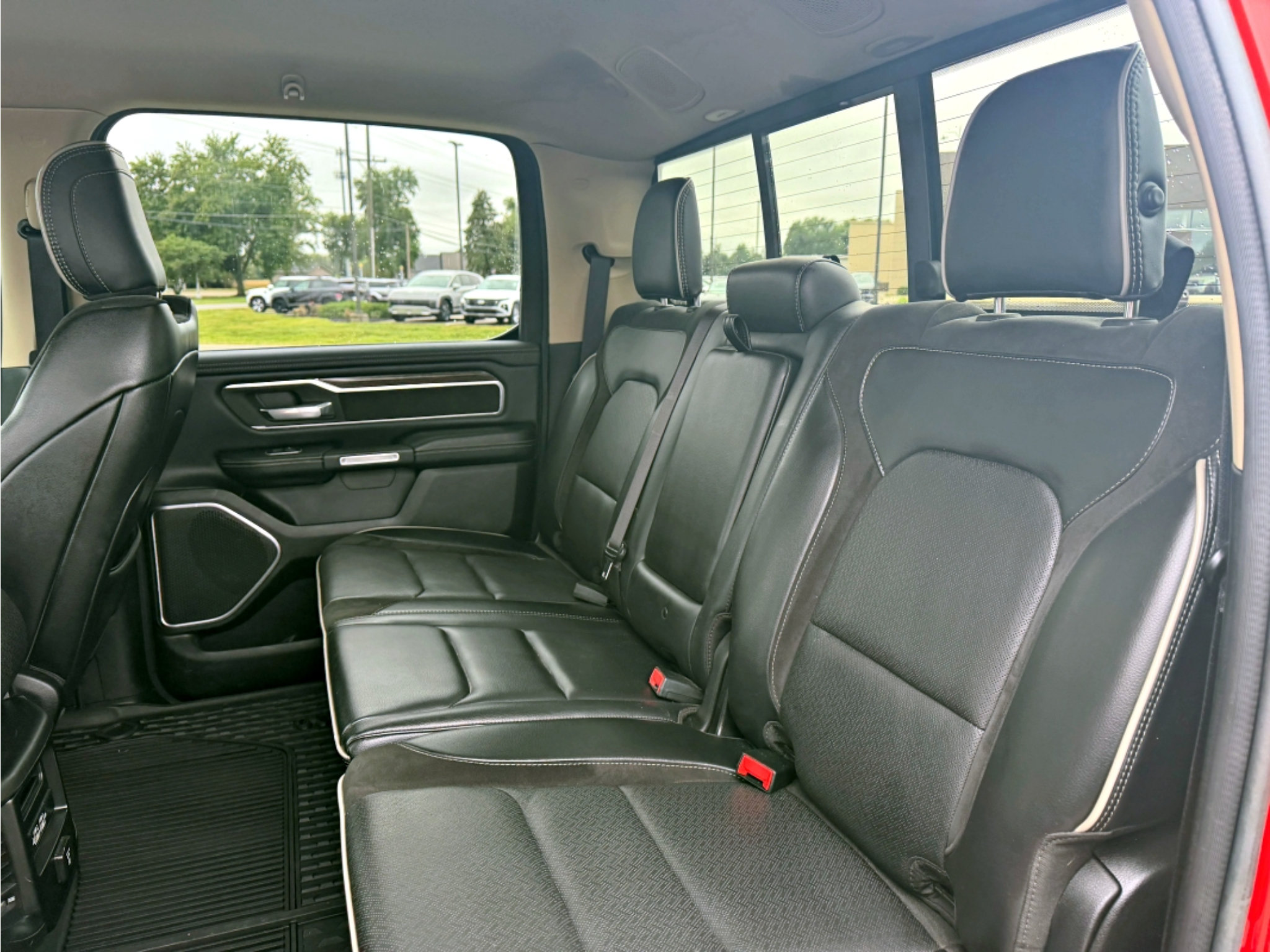 Used 2020 RAM 1500 Laramie AWD/4WD image 22