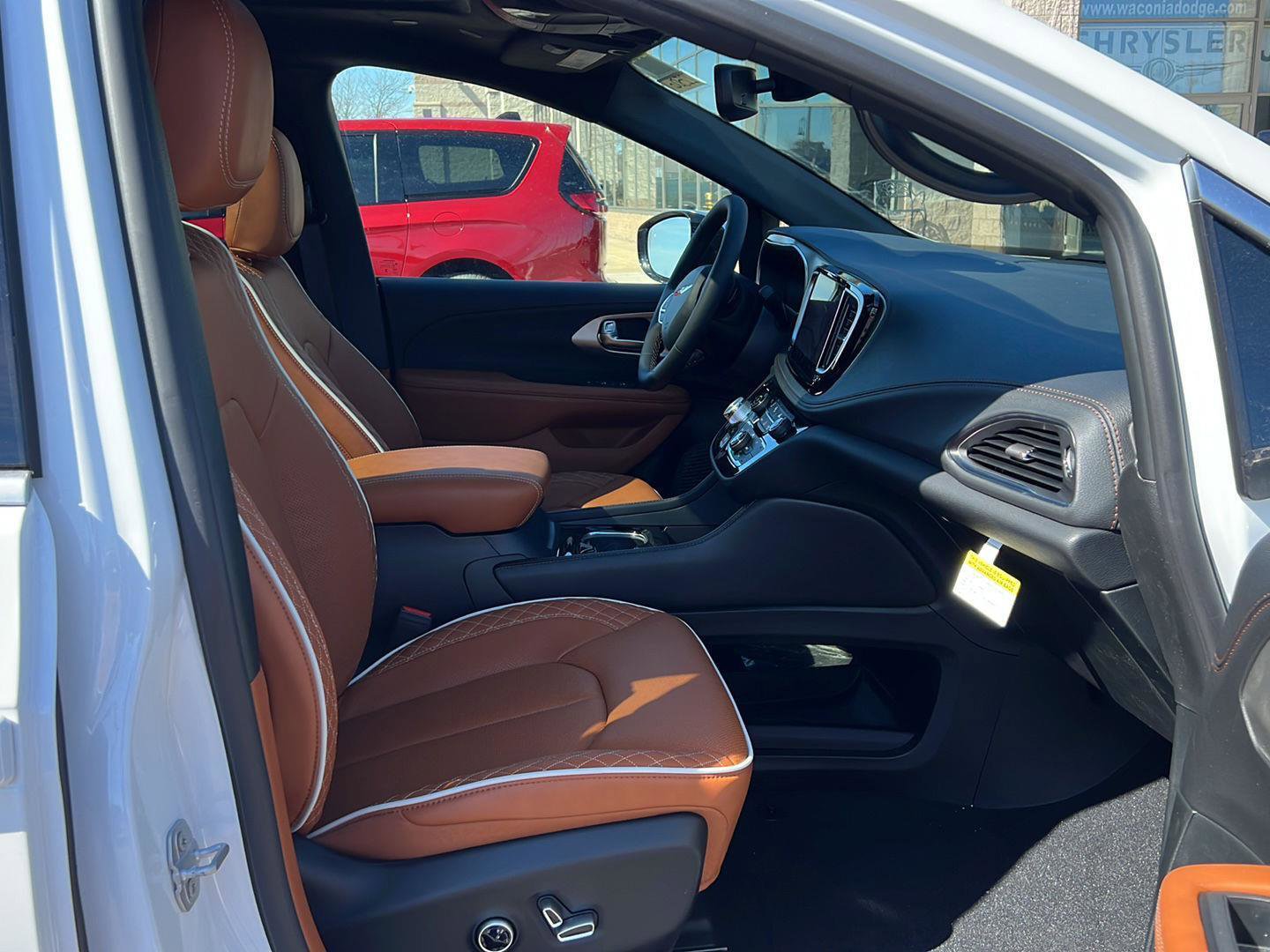 New 2026 Chrysler Pacifica Pinnacle AWD/4WD image 22