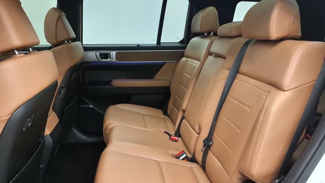 Used 2024 Hyundai Santa Fe Limited image 19