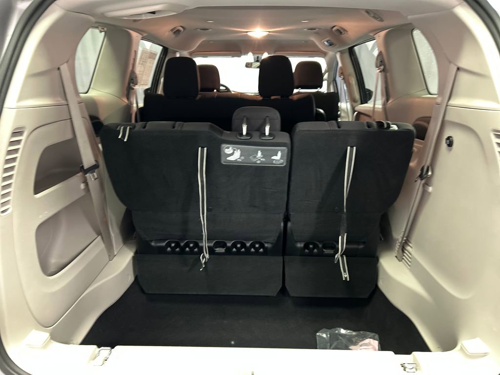 Used 2018 Chrysler Pacifica L image 22