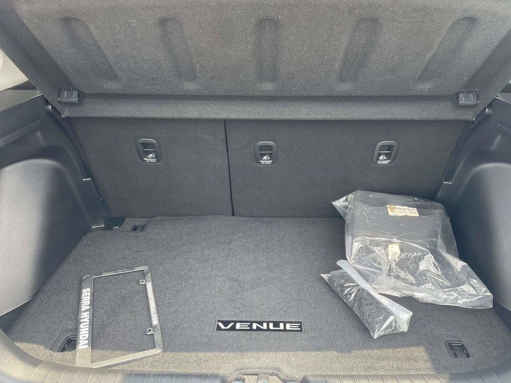 Certified 2025 Hyundai Venue SEL FWD image 27