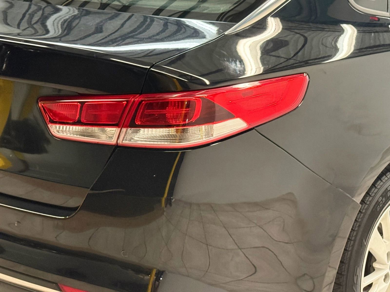 Used 2016 Kia Optima LX w/ LX Convenience Package image 10