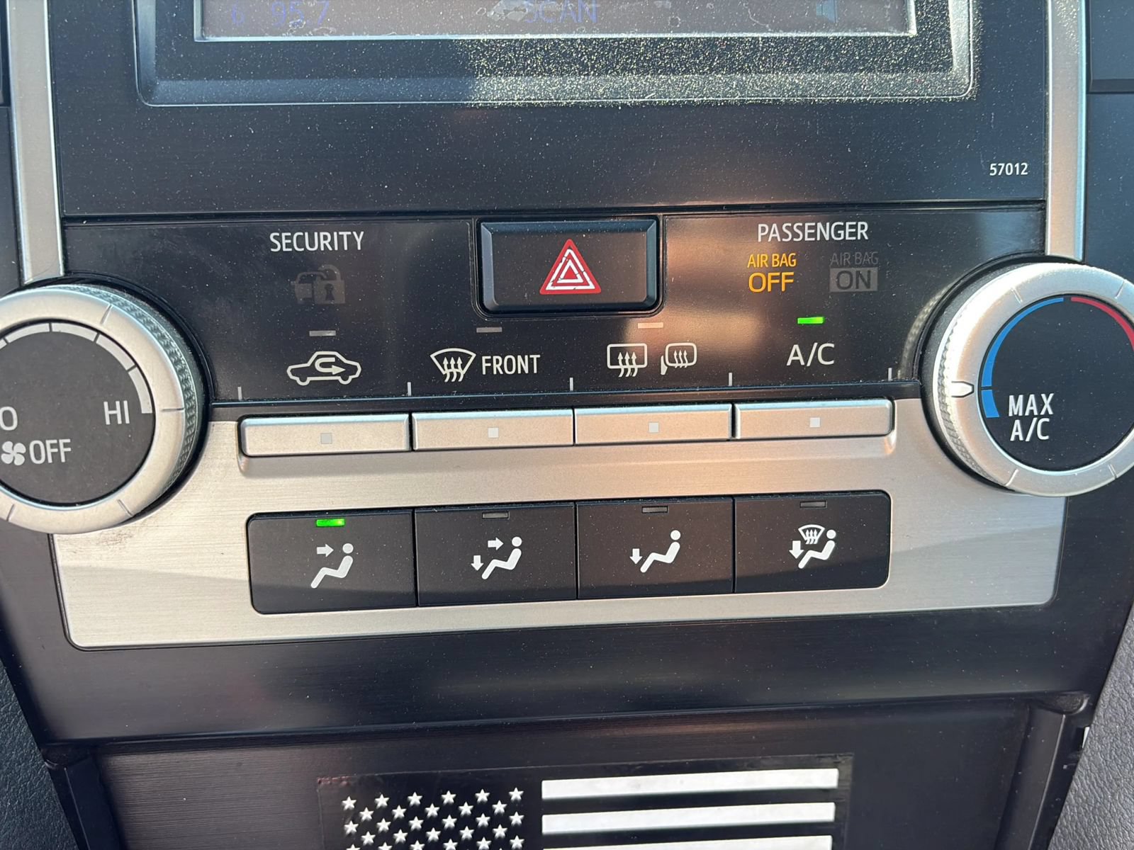 Used 2012 Toyota Camry SE FWD image 19
