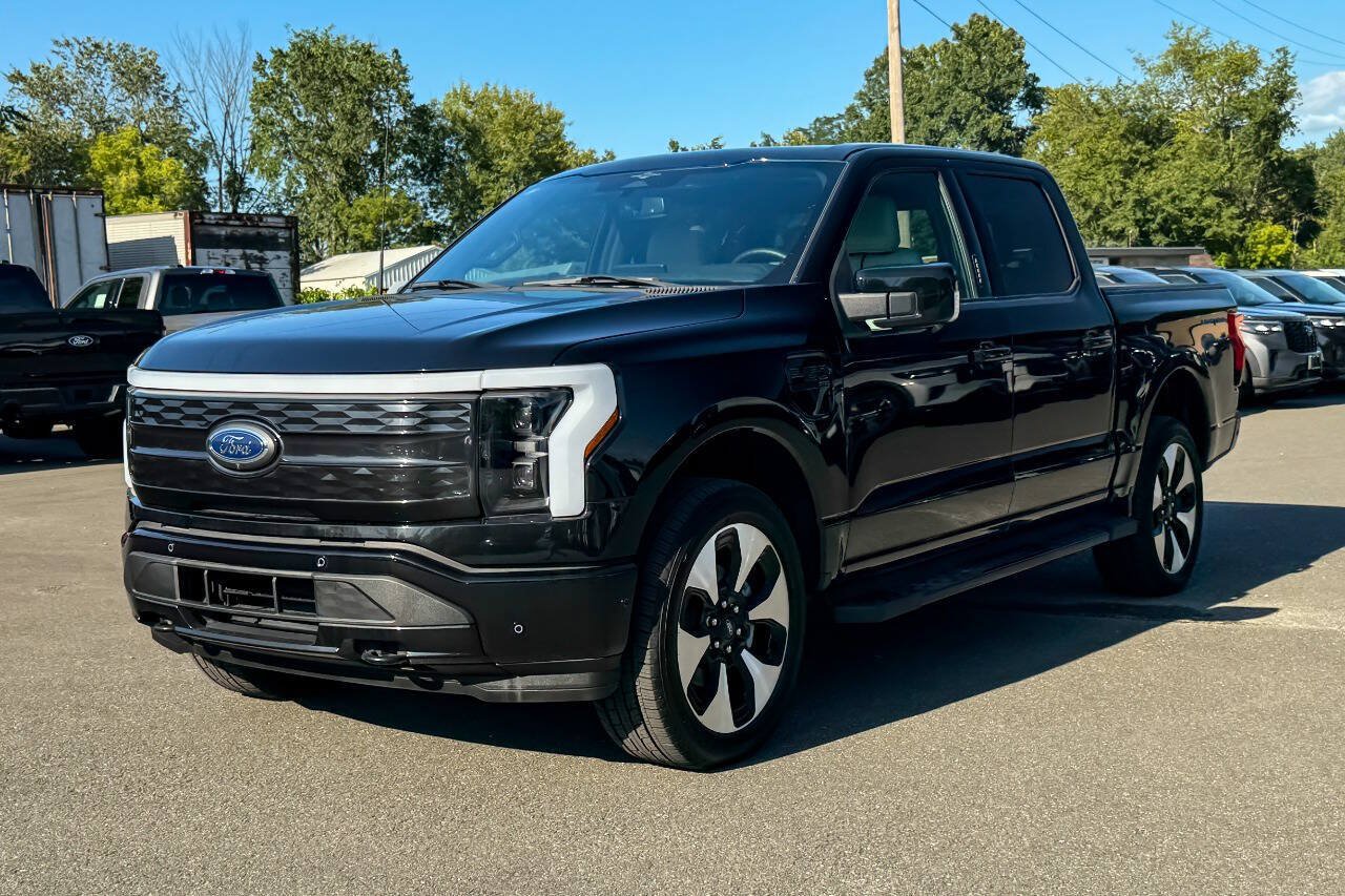 Used 2023 Ford F150 Lightning Platinum AWD/4WD image 7