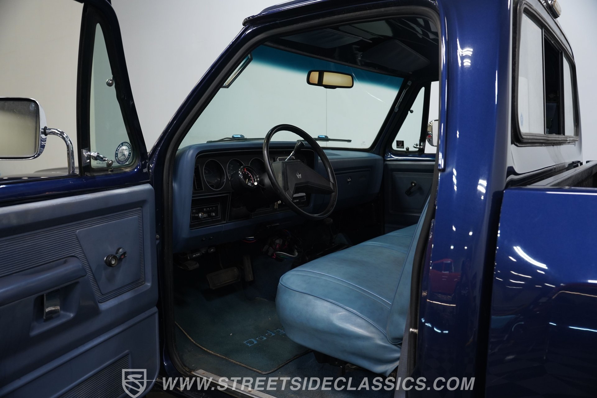 Used 1988 Dodge D/W Truck 250 AWD/4WD image 4