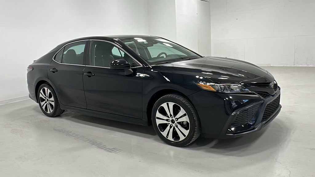 Used 2021 Toyota Camry SE image 8