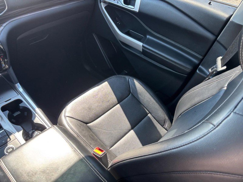 Used 2022 Ford Explorer Limited w/ Hybrid Equipment Group 310A image 16