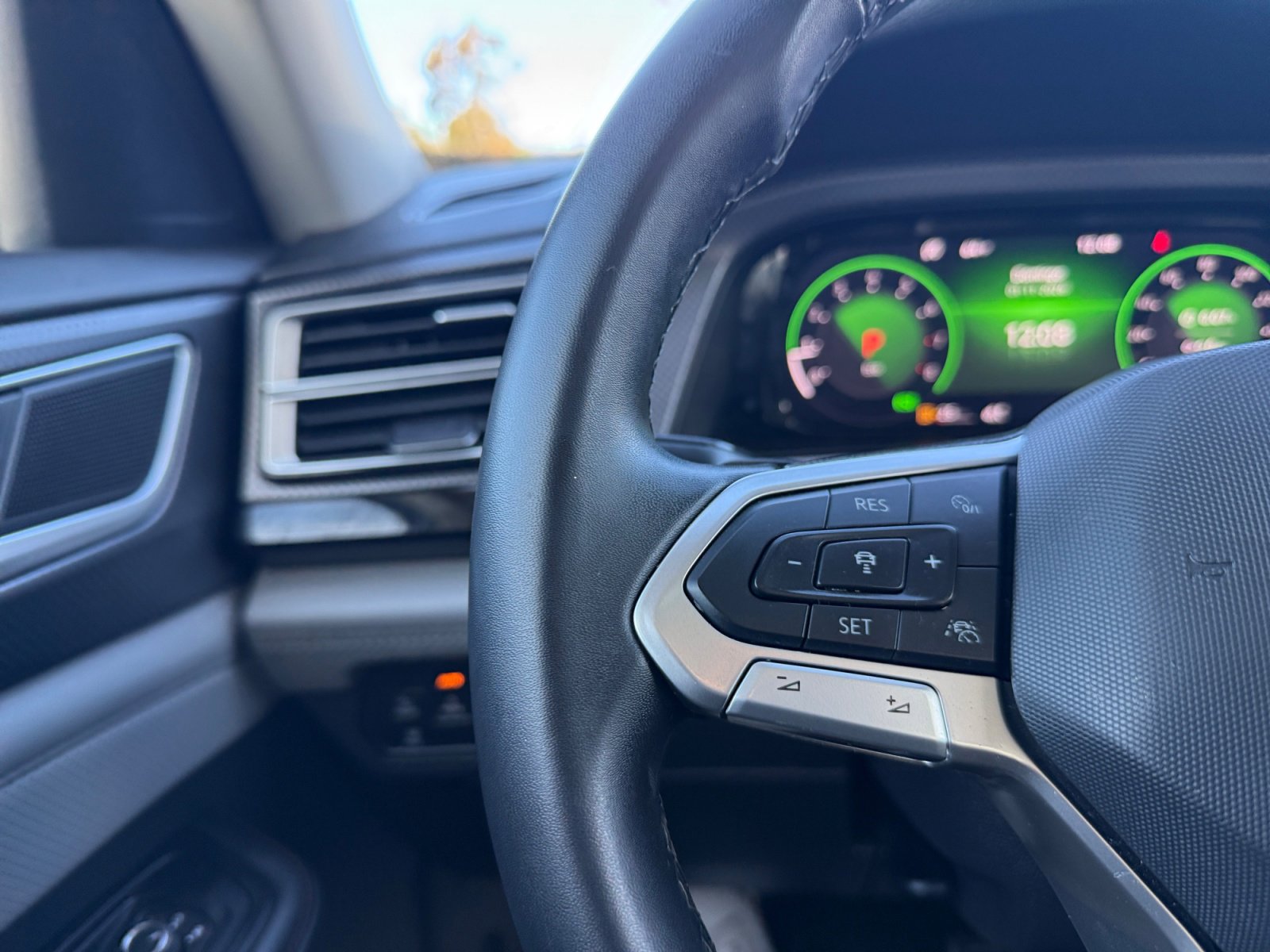 Used 2025 Volkswagen Atlas Peak Edition SE image 19