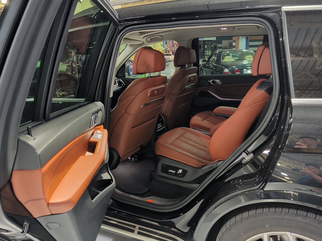 Used 2023 BMW X7 xDrive40i w/ Executive Package AWD/4WD image 13