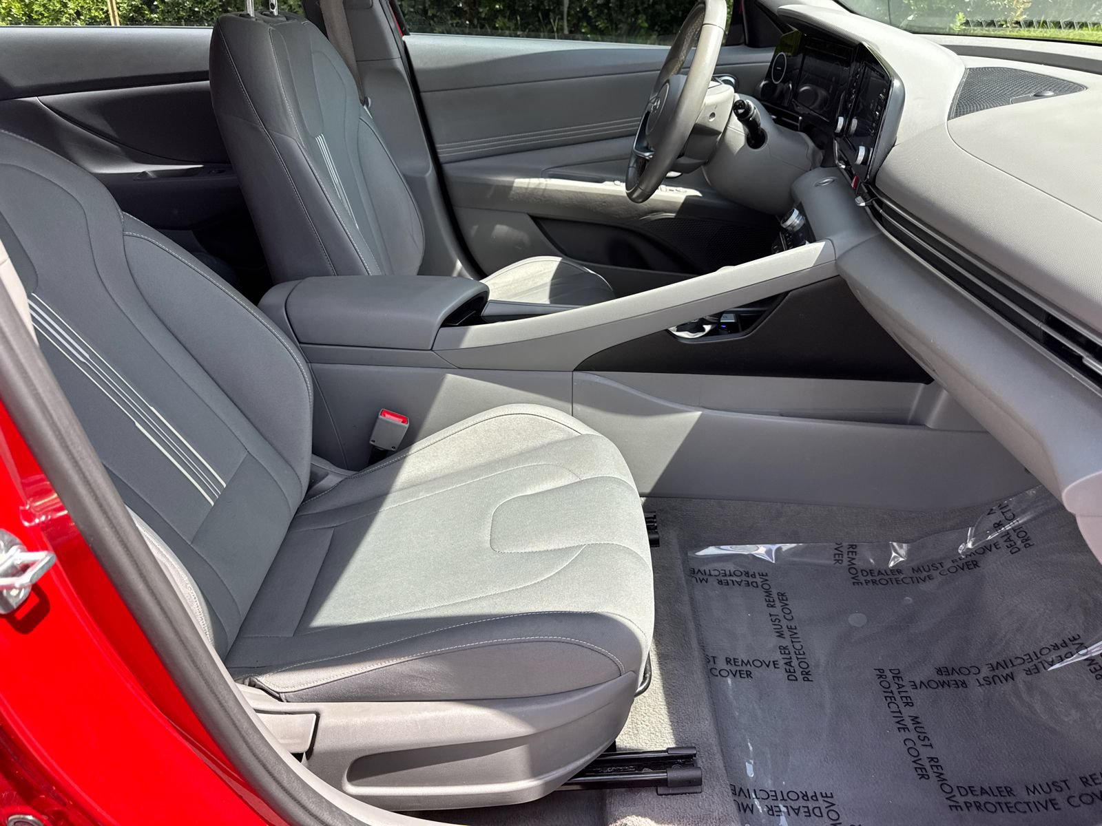 Used 2022 Hyundai Elantra SEL w/ Convenience Package FWD image 13
