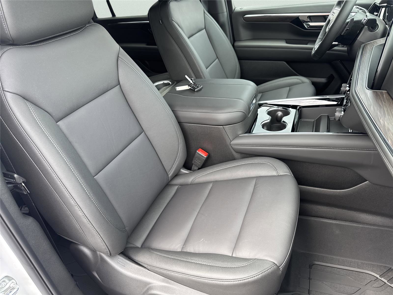 New 2026 Chevrolet Suburban LT w/ Comfort Package RWD image 17