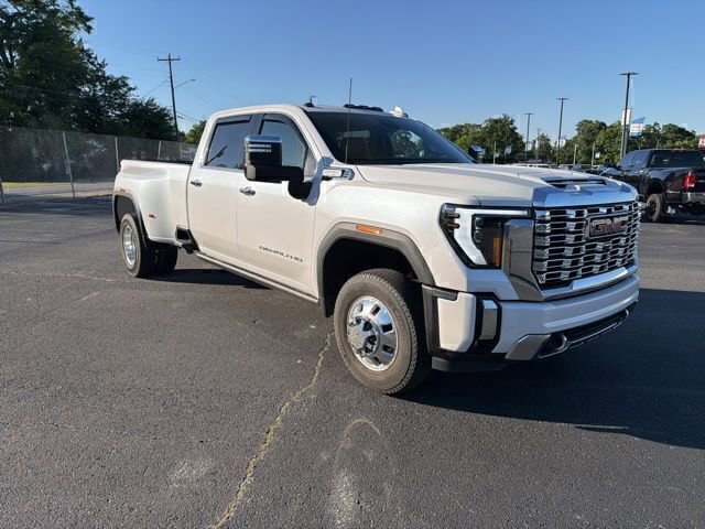 Used 2024 GMC Sierra 3500 Denali w/ Denali Reserve Package AWD/4WD image 4