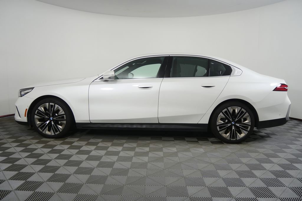 Certified 2025 BMW 530i RWD image 6