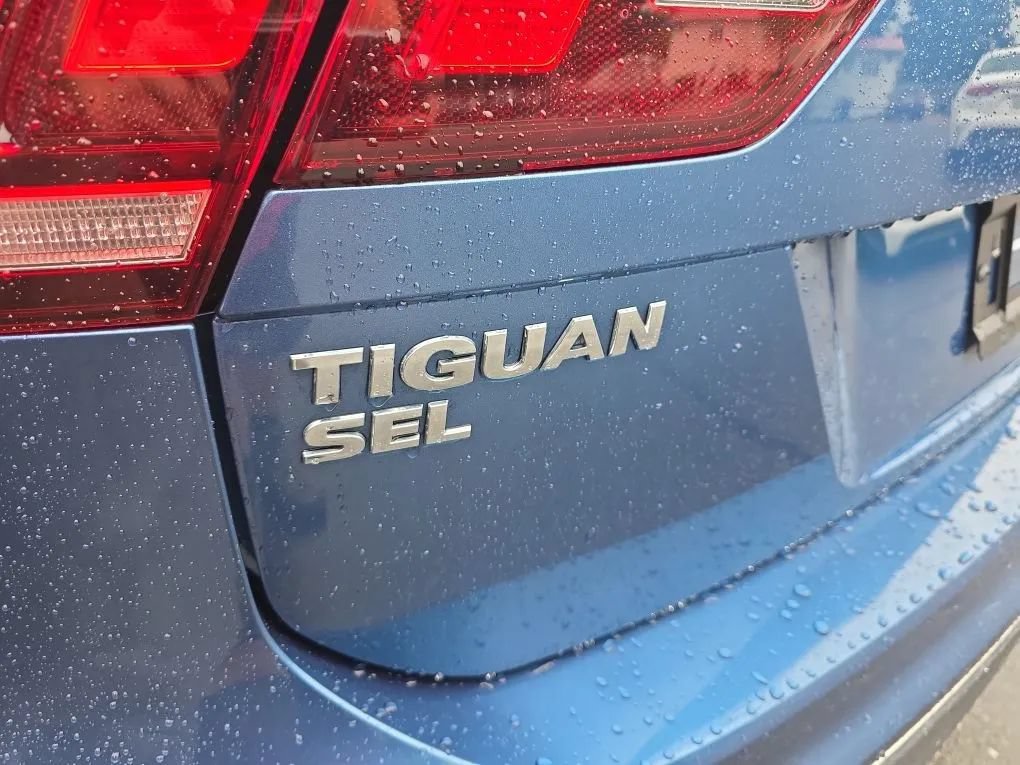 Used 2018 Volkswagen Tiguan SEL AWD/4WD image 11