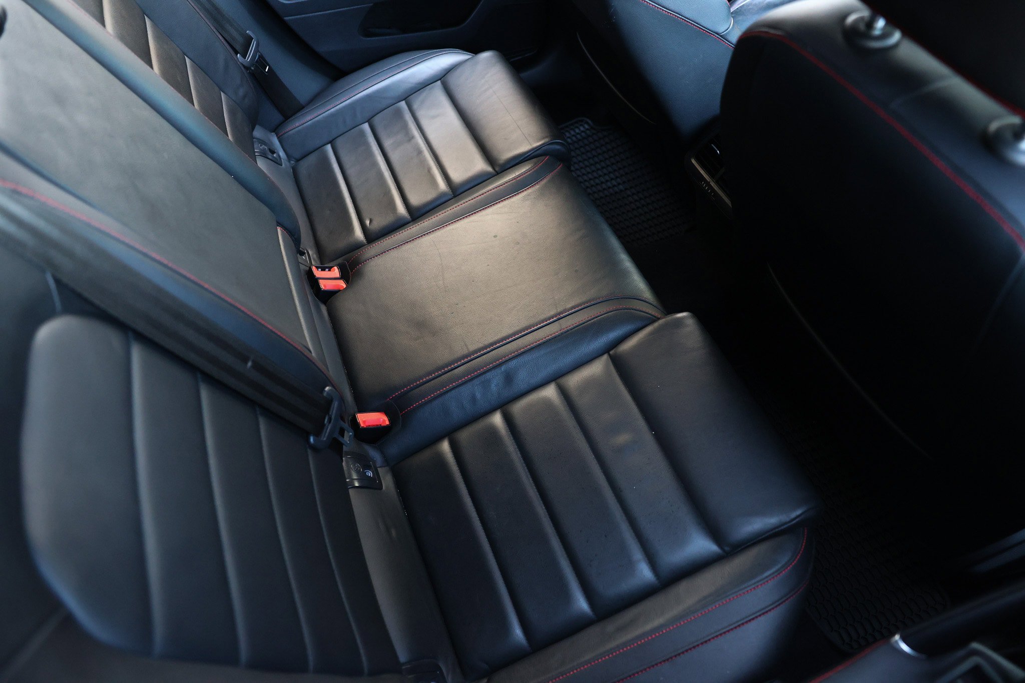 Used 2018 Volkswagen GTI Autobahn FWD image 16