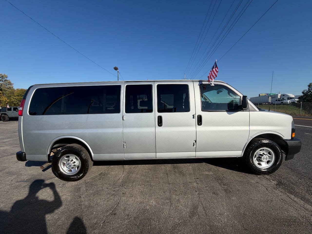 Used 2019 Chevrolet Express 3500 LS RWD image 5