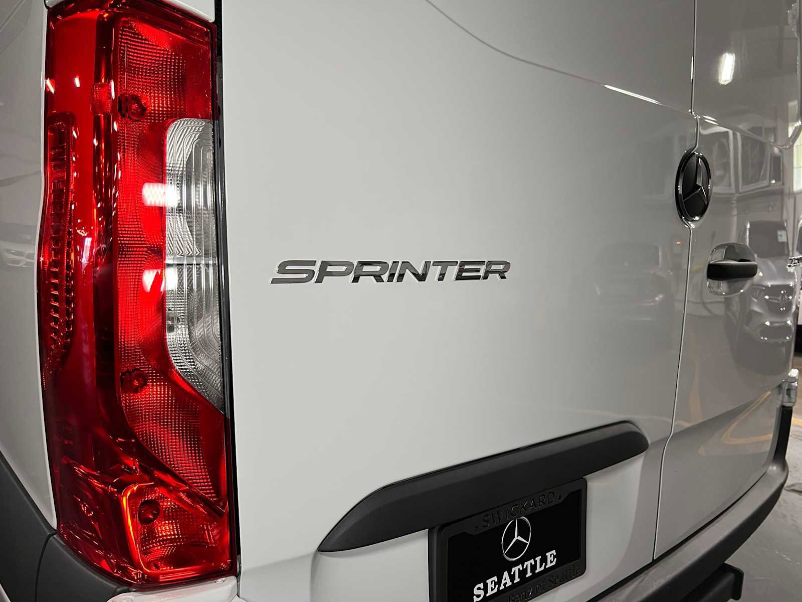 Used 2025 Mercedes-Benz Sprinter 2500 image 14