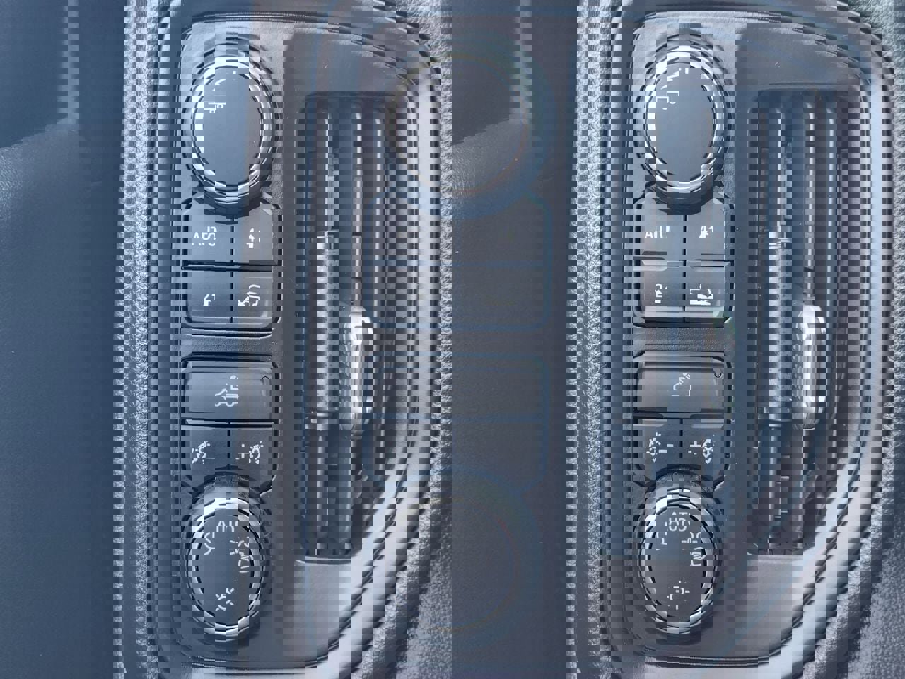 Used 2020 Chevrolet Silverado 1500 Custom w/ Custom Value Package image 21