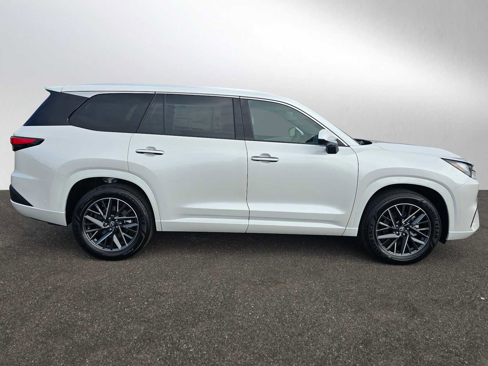 New 2026 Lexus TX 350 AWD image 2