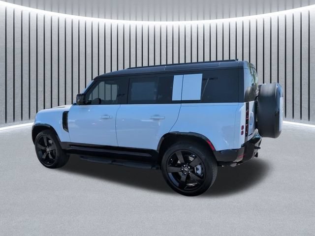 Used 2025 Land Rover Defender 110 X-Dynamic SE AWD/4WD image 10