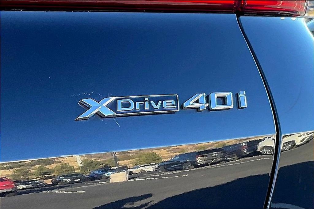 Used 2025 BMW X6 xDrive40i w/ Climate Comfort Package image 23