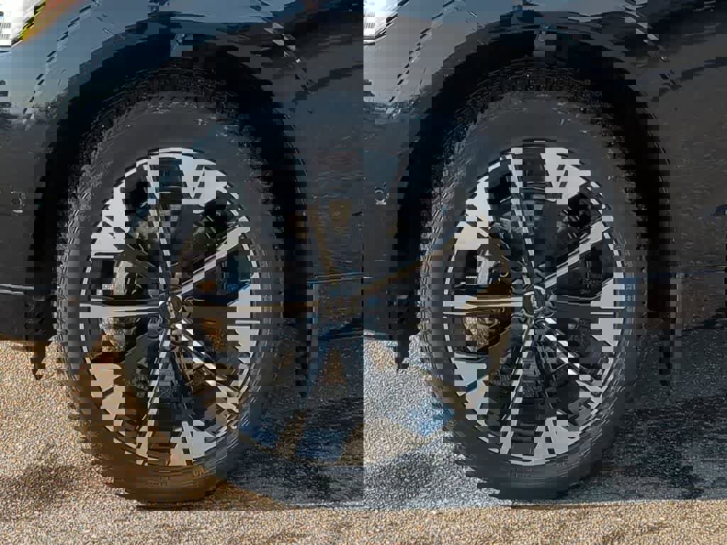 Used 2026 Volvo XC60 B5 Plus w/ Protection Package Premier image 13