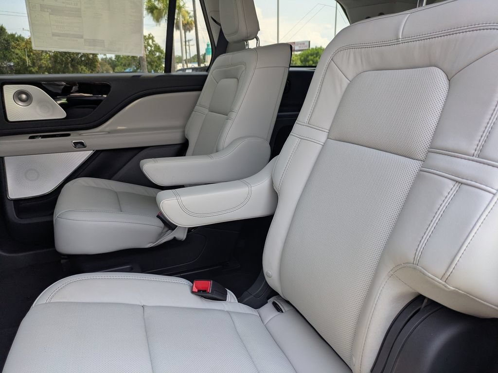 New 2026 Lincoln Aviator Reserve AWD/4WD image 17