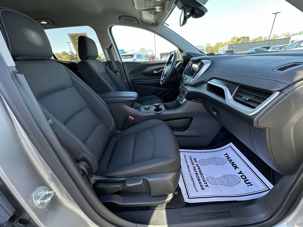 Used 2023 GMC Terrain SLE w/ Driver Convenience Package image 23