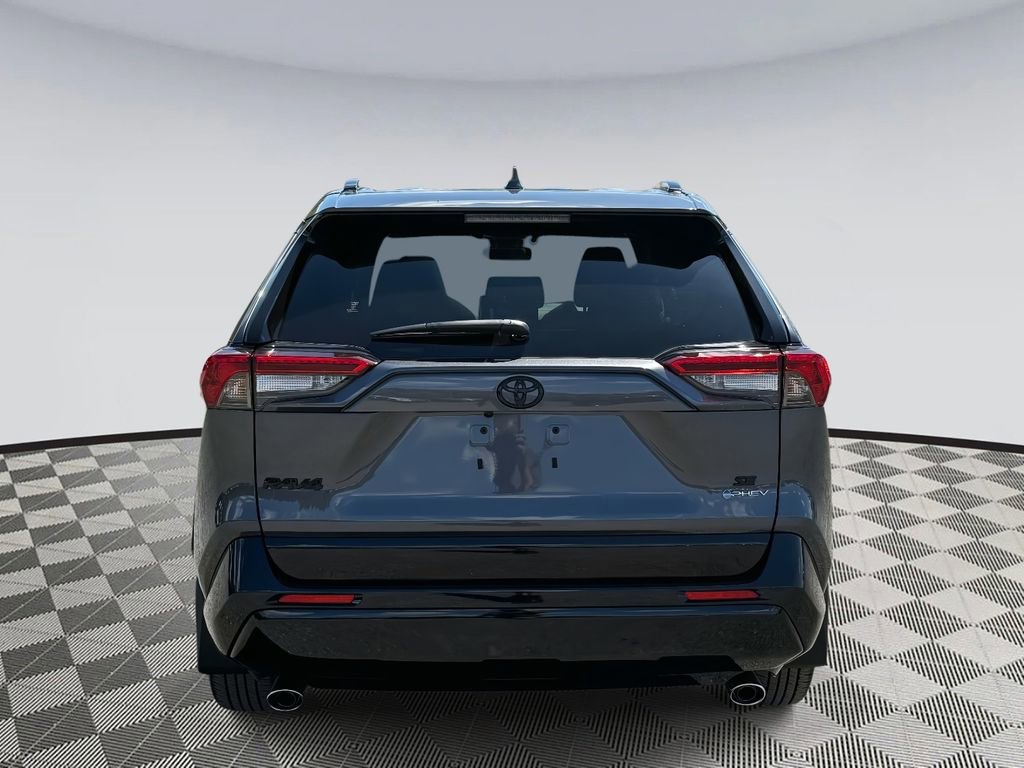 Used 2025 Toyota RAV4 SE image 3