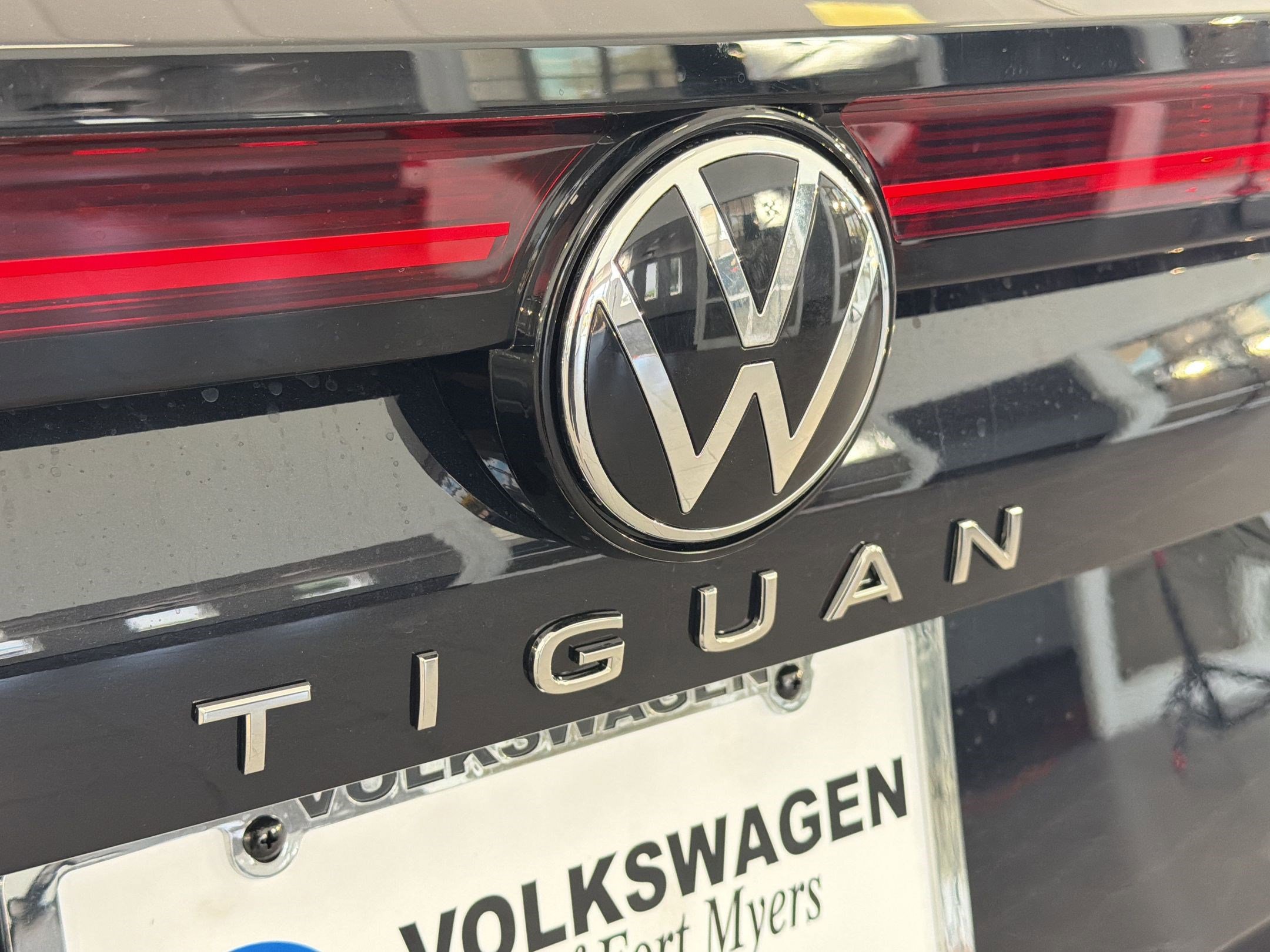 New 2026 Volkswagen Tiguan S FWD image 28