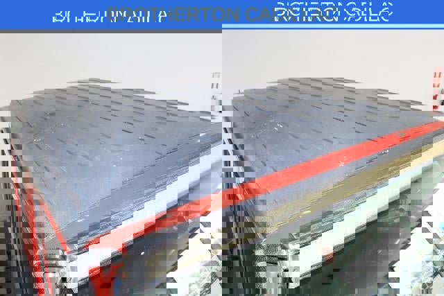 Used 2016 Jeep Wrangler Unlimited Rubicon w/ Connectivity Group image 16