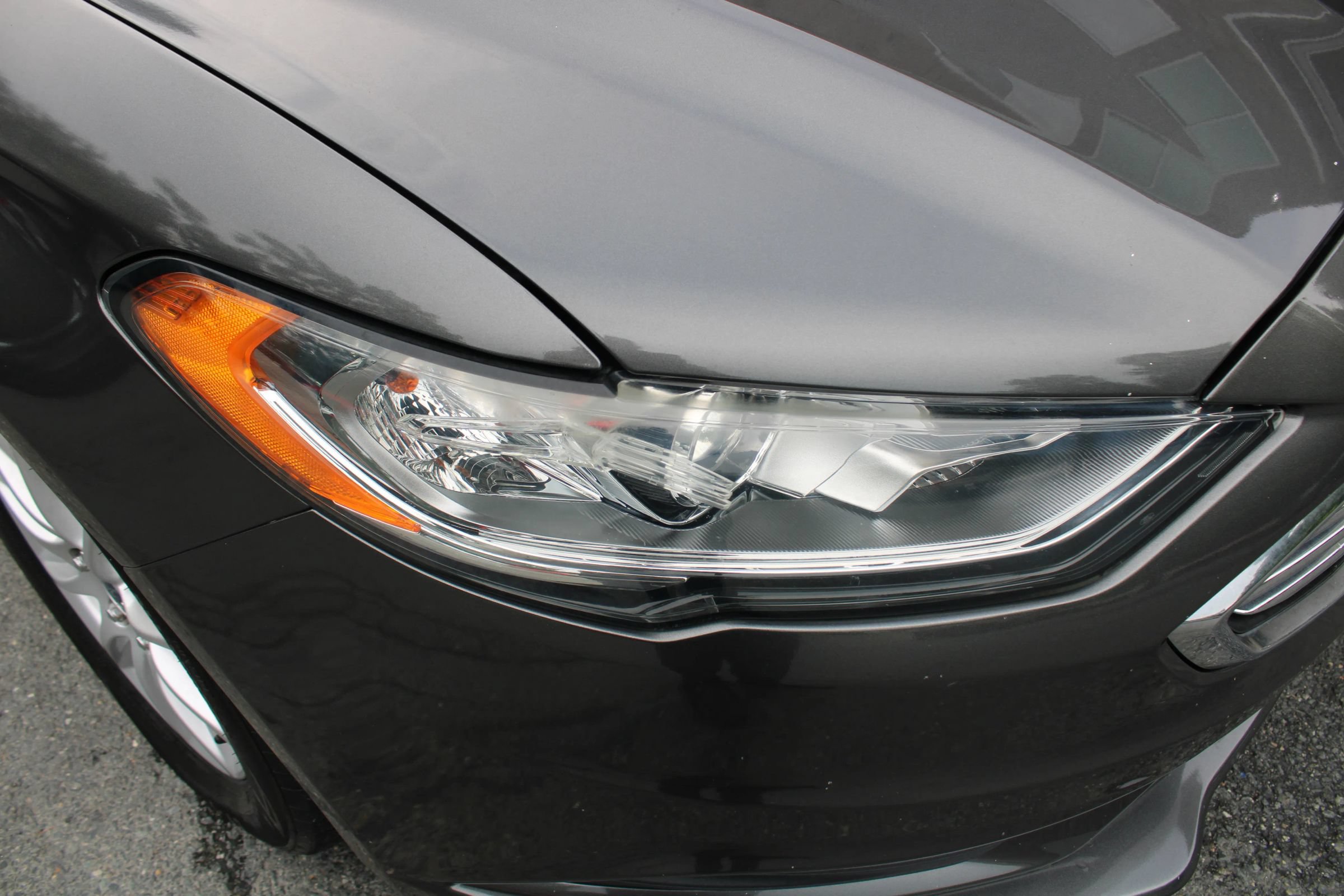 Used 2017 Ford Fusion SE w/ Fusion SE Technology Package FWD image 39