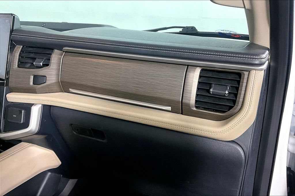 Used 2022 Ford Expedition Max Limited RWD image 16