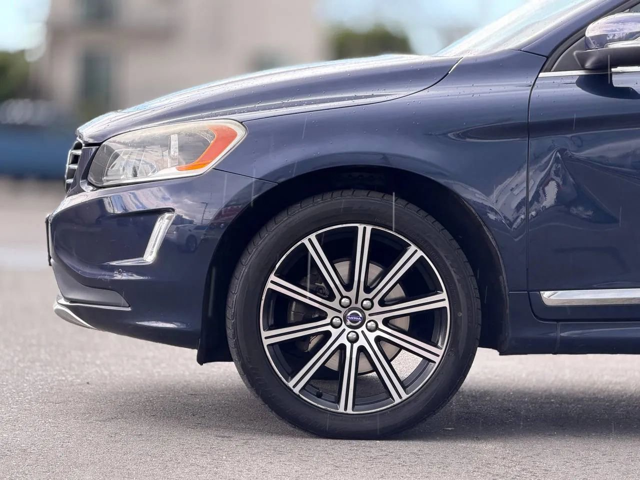 Used 2015 Volvo XC60 T5 AWD/4WD image 9