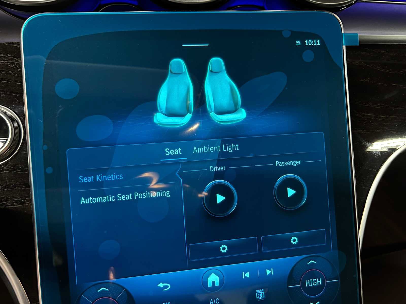 Used 2025 Mercedes-Benz C 300 4MATIC Sedan image 36