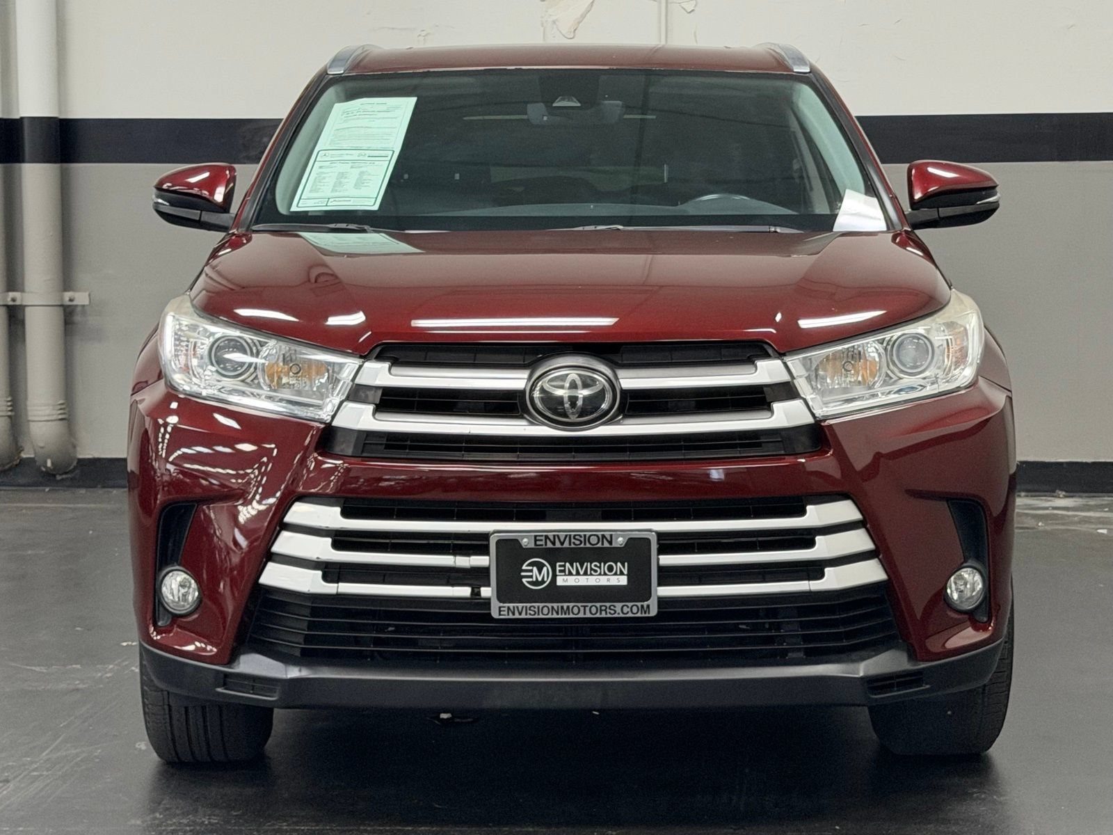Used 2017 Toyota Highlander XLE AWD/4WD image 4