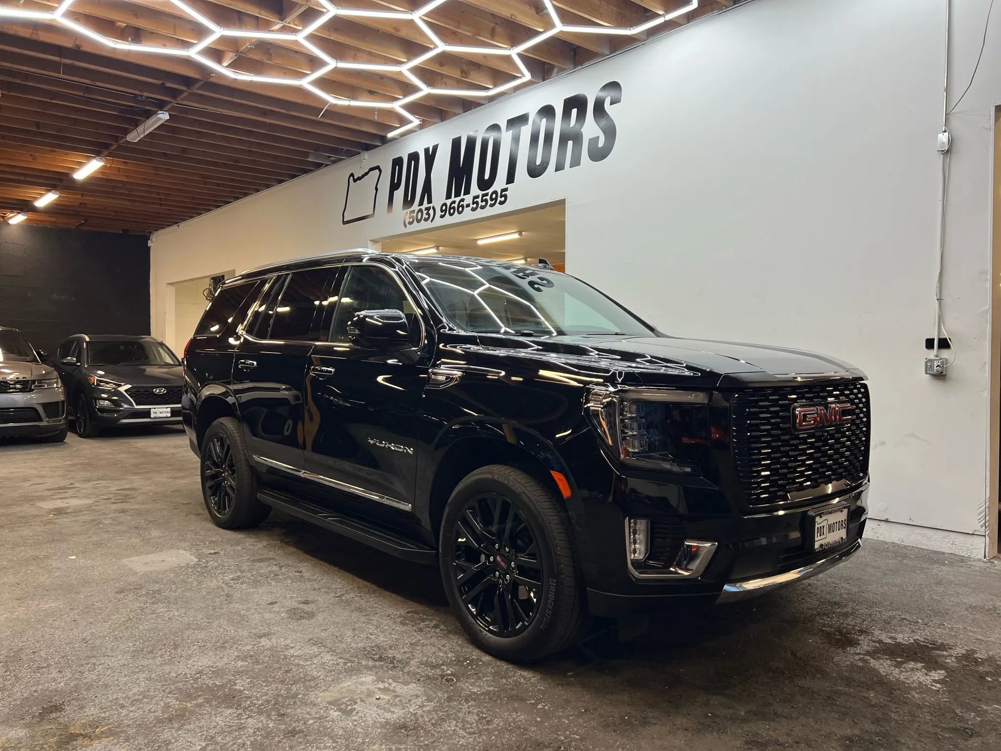 Used 2023 GMC Yukon SLT w/ SLT Premium Package