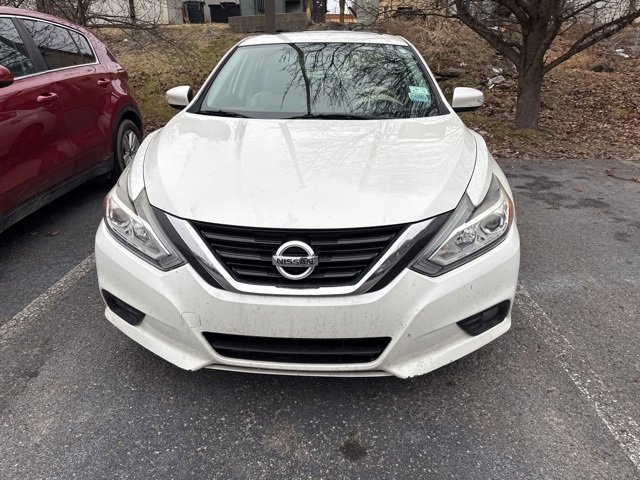 Used 2017 Nissan Altima 2.5 SL w/ Moonroof Package image 2