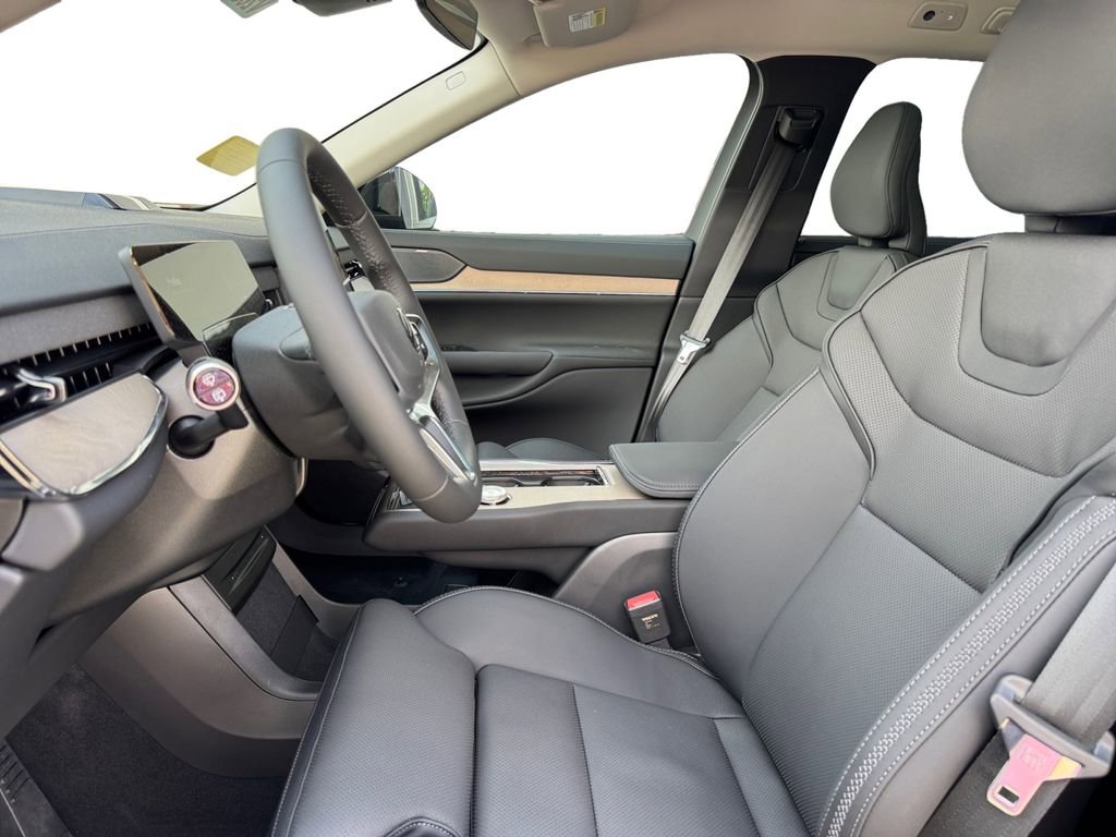 New 2026 Volvo EX90 Plus AWD/4WD image 11
