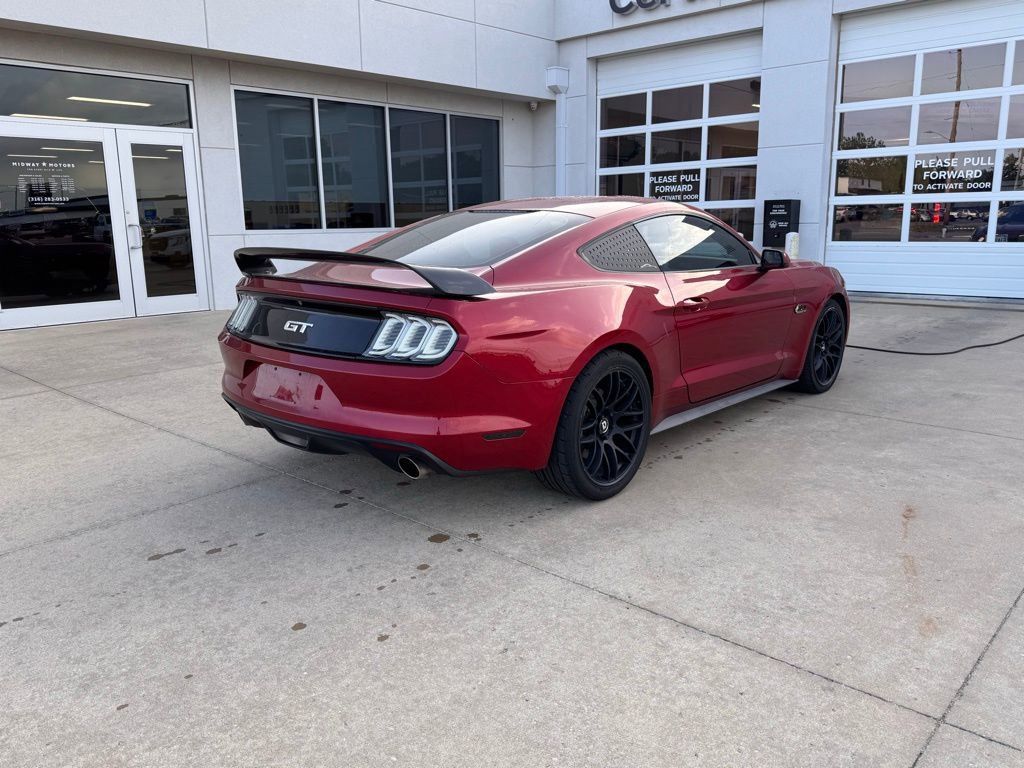 Used 2017 Ford Mustang GT RWD image 3