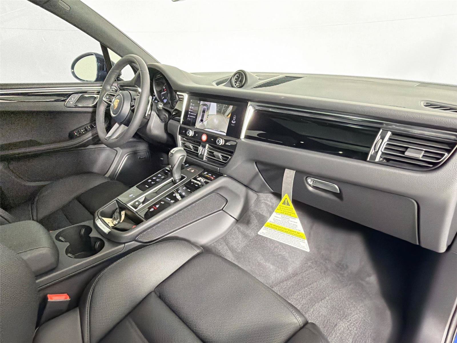 Certified 2026 Porsche Macan Turbo AWD/4WD image 29