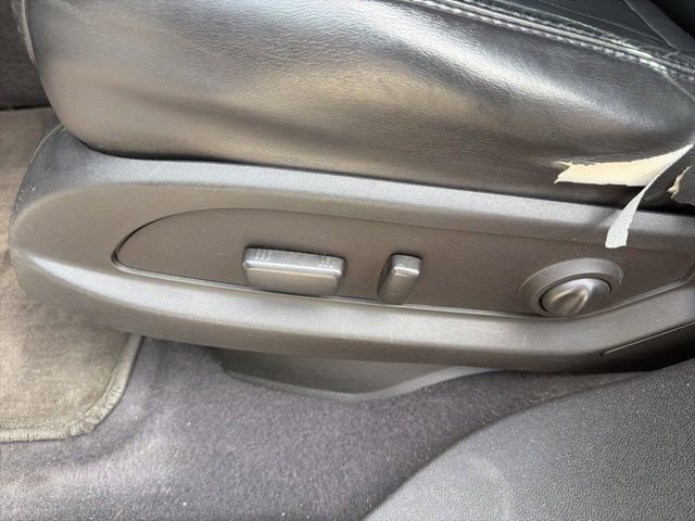 Used 2011 GMC Acadia Denali image 27